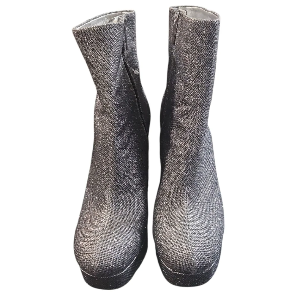 New MICHAEL Michael Kors Silver Platform Boots Sz 8.5
